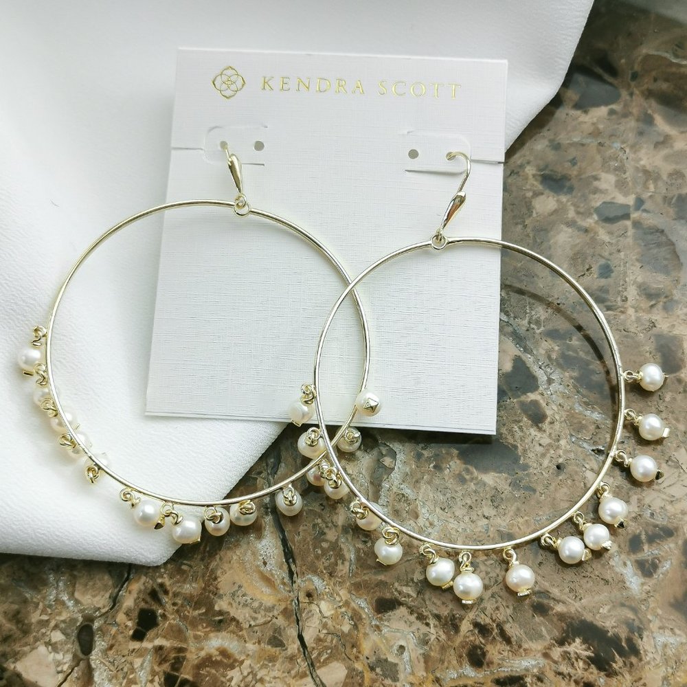 Kendra Scott Hilty Gold Hoop Earrings In Pearl